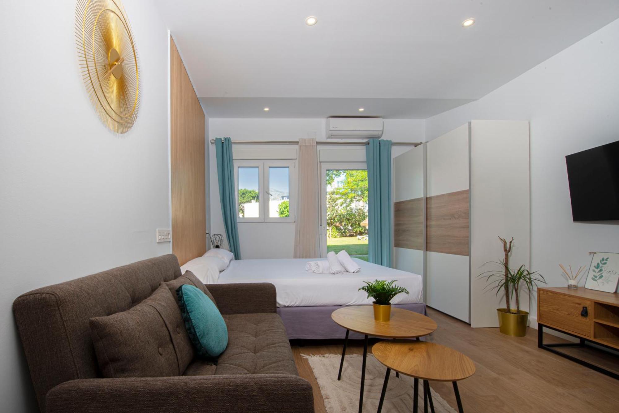 Estudio Bajo Con Piscina * Torremolinos