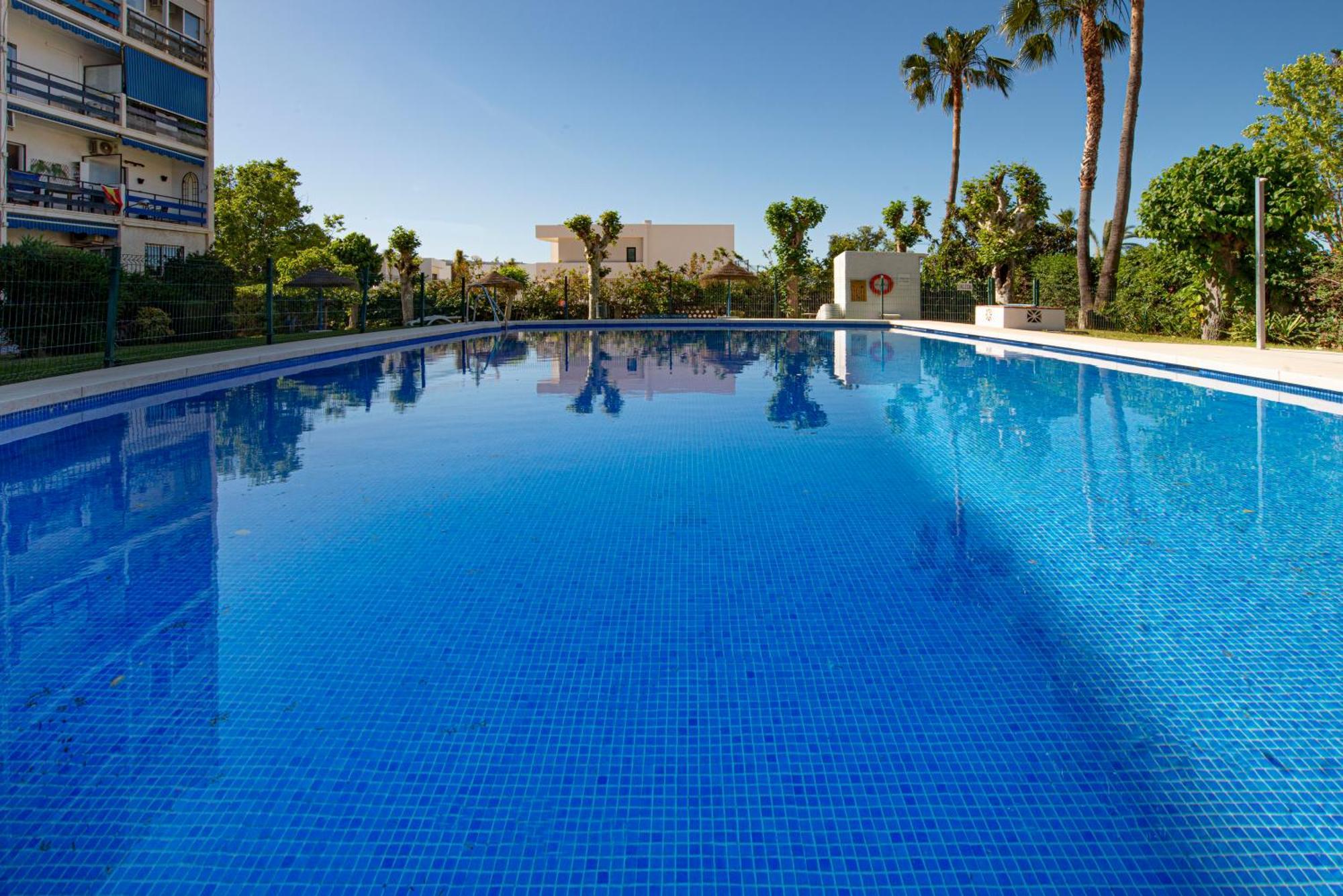 Estudio Bajo Con Piscina Torremolinos